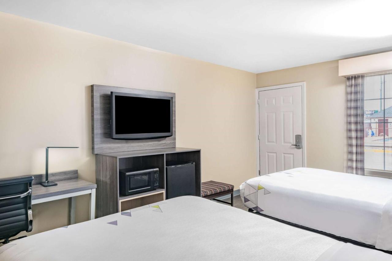 Baymont By Wyndham Commerce Ga Near Tanger Outlets Mall Exterior photo