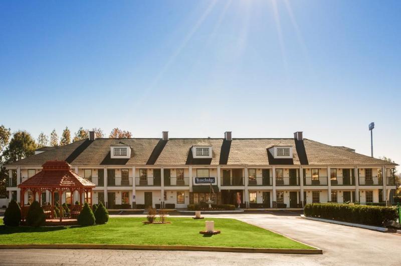 Baymont By Wyndham Commerce Ga Near Tanger Outlets Mall Exterior photo