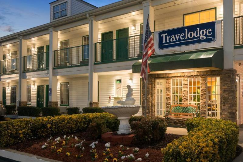 Baymont By Wyndham Commerce Ga Near Tanger Outlets Mall Exterior photo