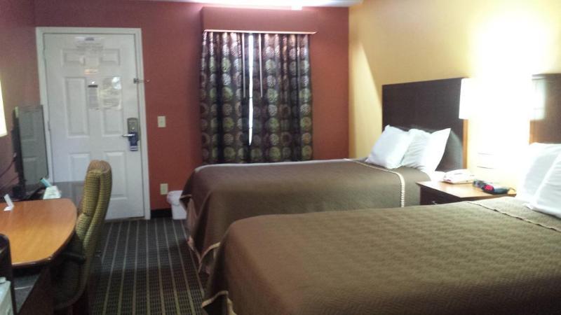 Baymont By Wyndham Commerce Ga Near Tanger Outlets Mall Exterior photo